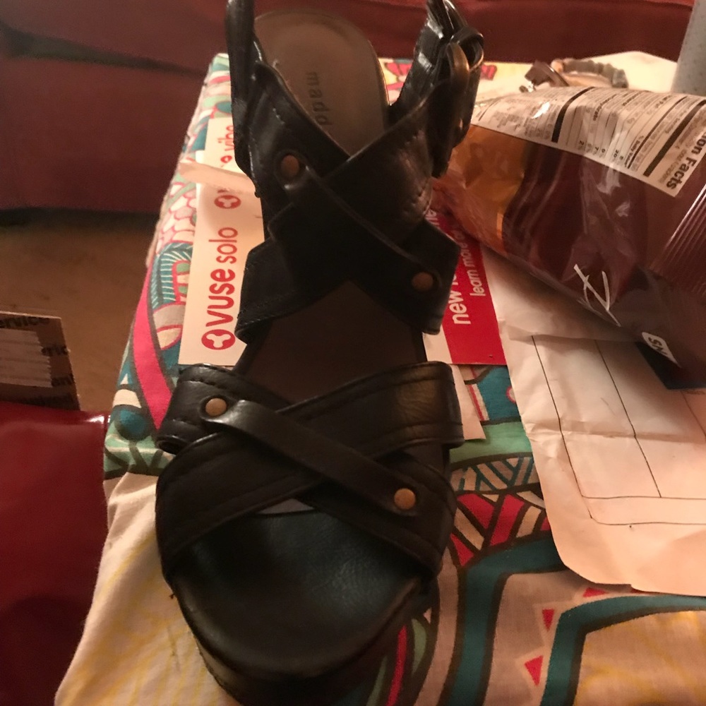 Shoes - Picture 5 of 5